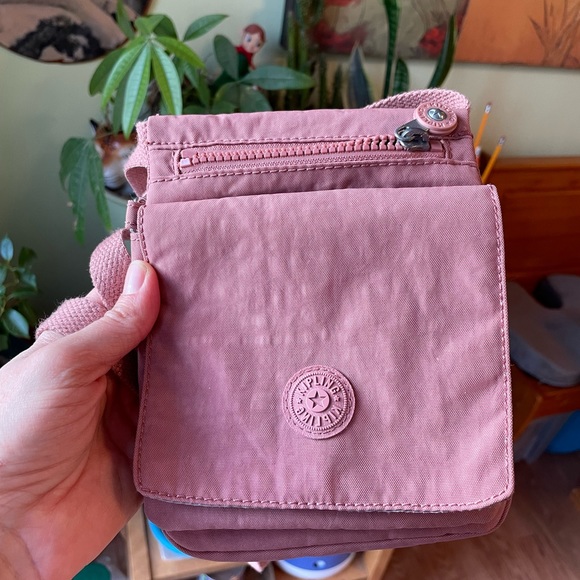Kipling Handbags - Kipling small crossbody purse